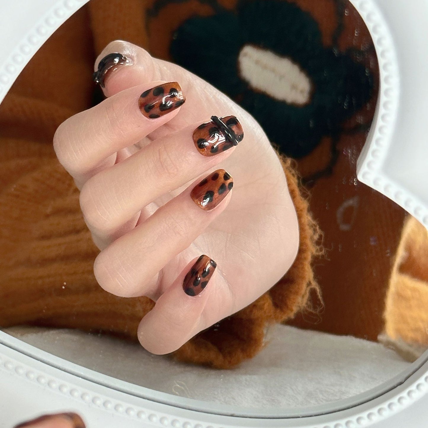 Tortoise Shell Nail Art Short Press on