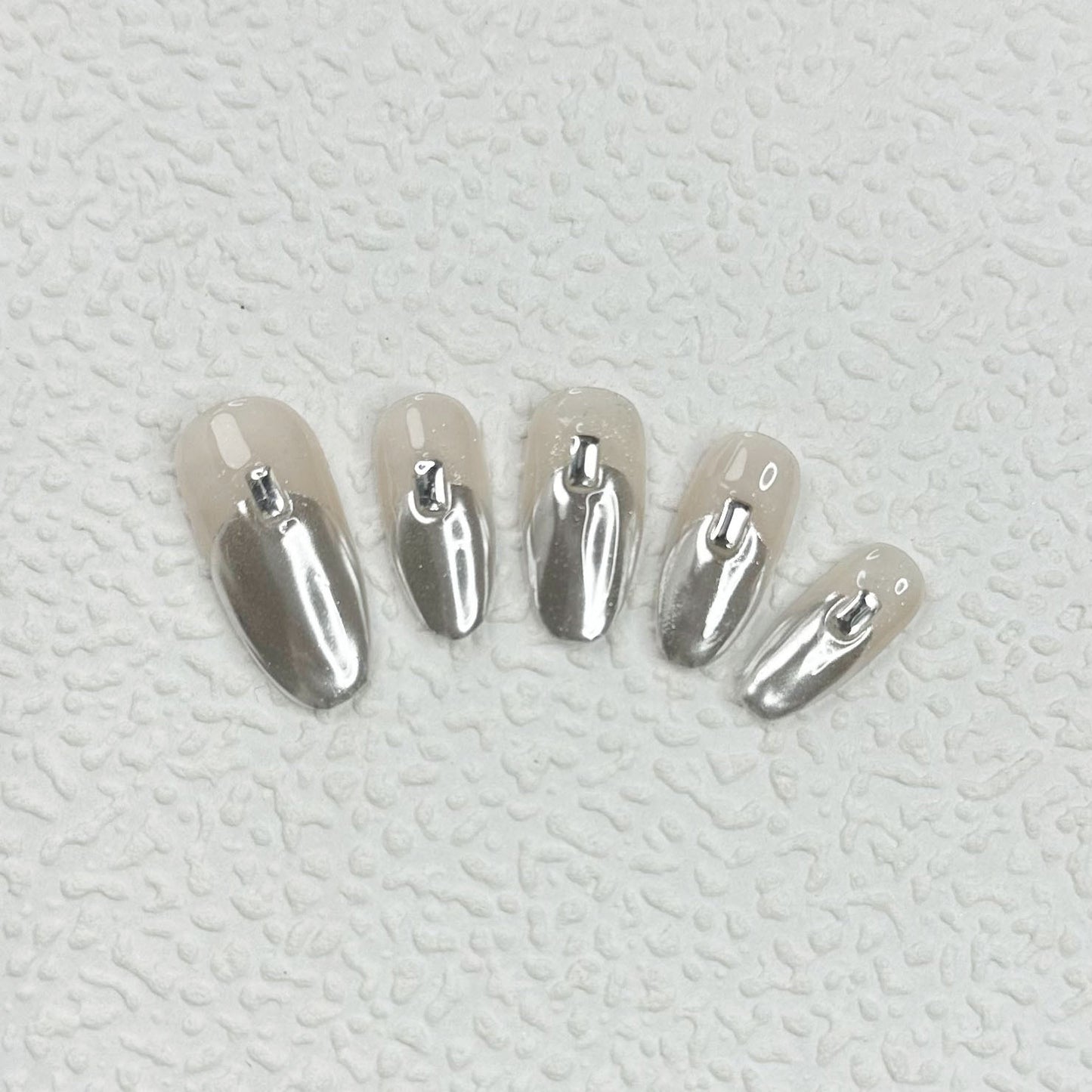 Silver Acrylic Nails Chrome Oval Cool