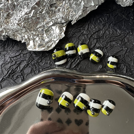 Bee Nail Art Easy Short Round Acrylic