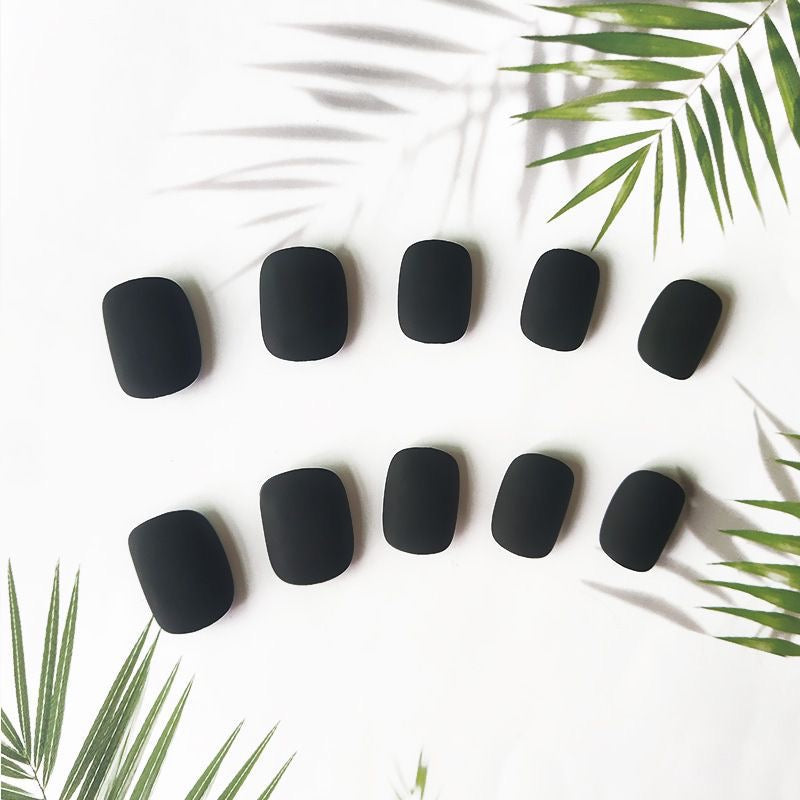 short matte black nails