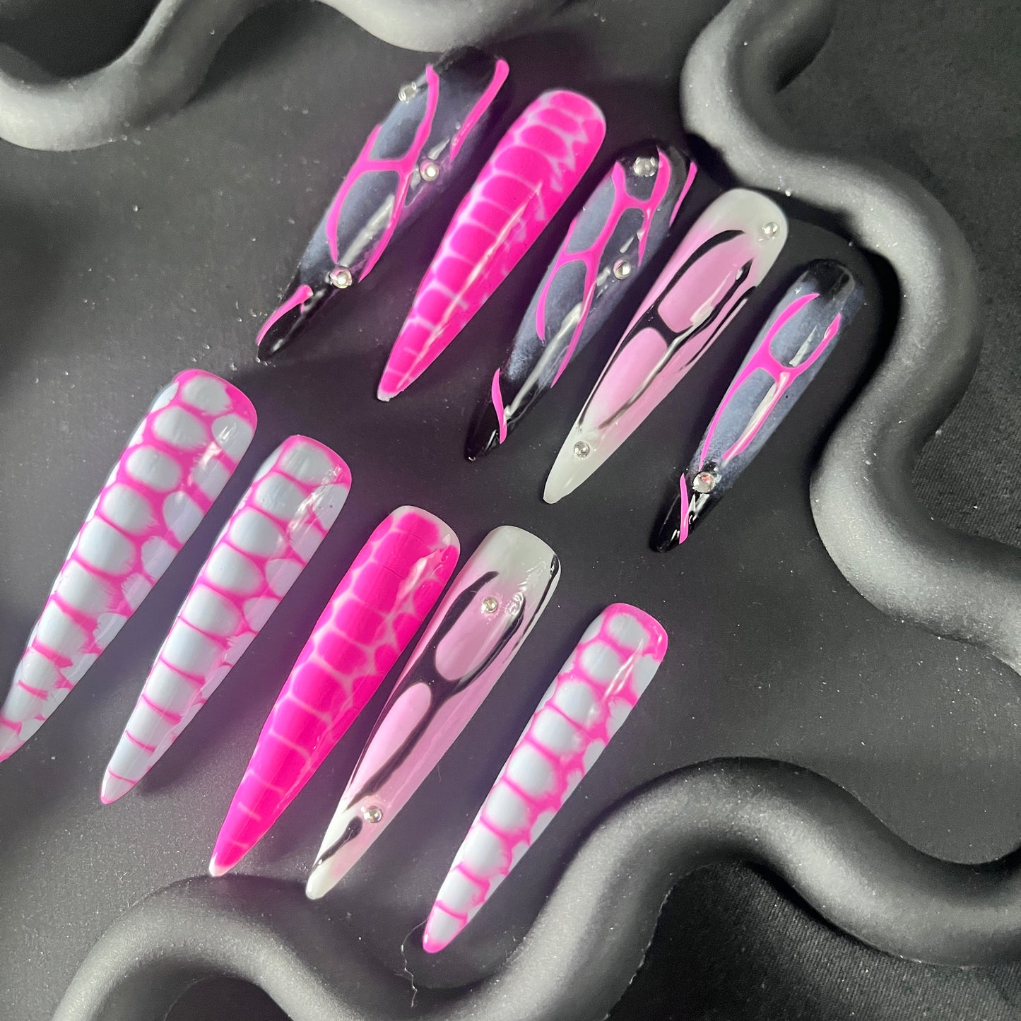 Crocodile Flame Stiletto Hot Pink Ombre Nails